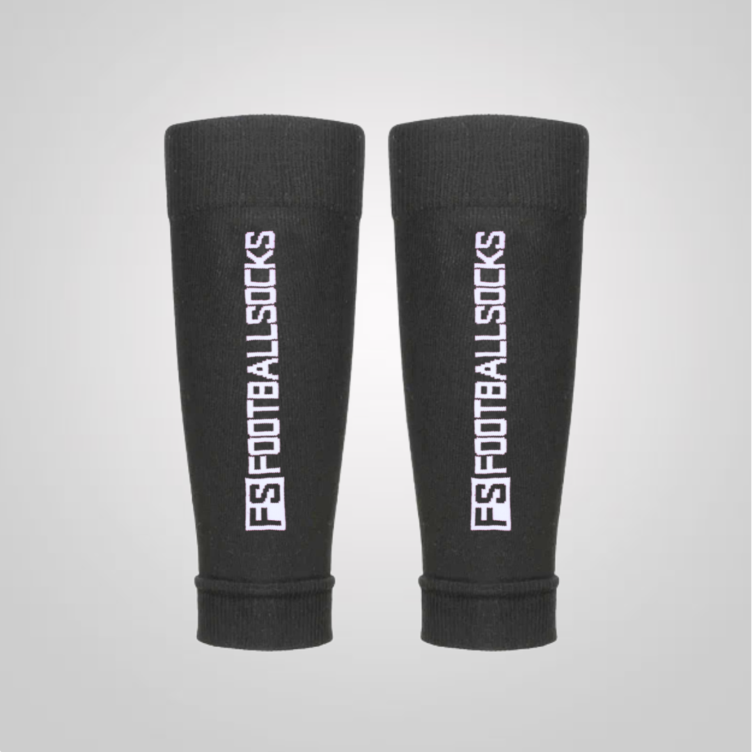 Bild von schwarzen FS Tubes (offene Stutzen) mit weißer Schrift: FSFootballsocks